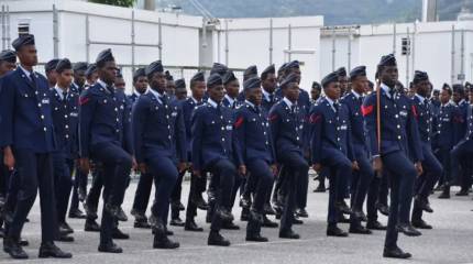 Тринидад привёл армию в состояние повышенной боеготовности, все 2 тысячи человек