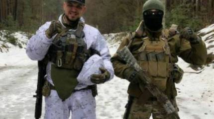 Украинская пресса: На фоне фельдшерского пункта в Брянской области позировал перебравшийся на Украину неонацист Никитин, россиянин