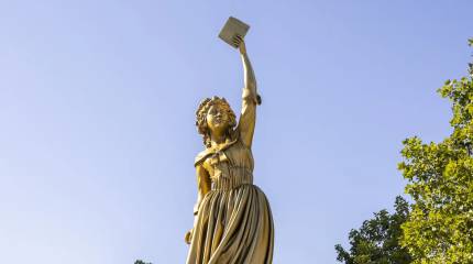 Экономист: Впервые в жизни я ощущаю, что на Францию надвигается чёрная дыра