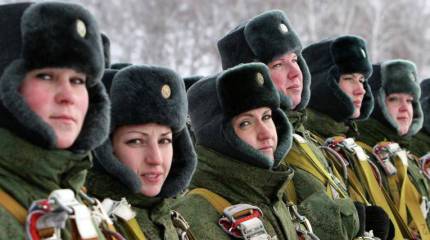 В войска ВВО пришли служить 3 тысячи женщин-контрактников