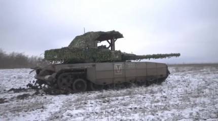 Минобороны подтвердило оснащение танков Т-80БВМ в зоне СВО комплексами подавления дронов «Волнорез»