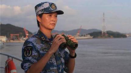 Впервые в истории НОАК боевой корабль ВМС возглавила женщина