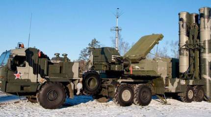 Российский ракетный комплекс С-400 делает истребитель F-35 устаревшим