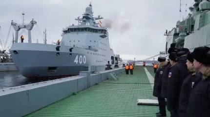 Построенный для ВМФ РФ боевой ледокол «Иван Папанин» совершил межфлотский переход для прохождения испытаний