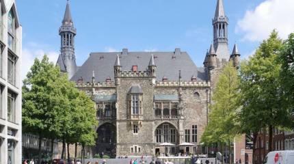 Макрон и Меркель включили первую скорость