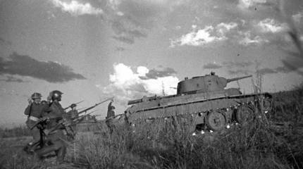 "И летели наземь самураи - под напором стали  и огня"