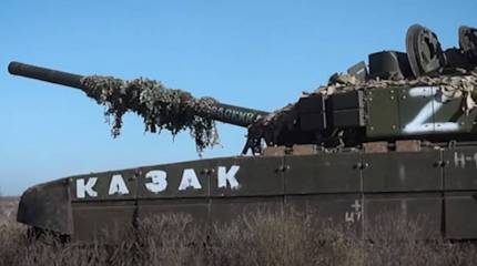 Боевая работа экипажа танка Т-72Б3 ВС РФ по станции РЭБ противника попала в кадр