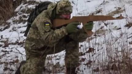 Протестующие в Кривом Роге родственники военнослужащих ВСУ: «Их бросили на передовую без ничего»