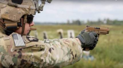 ВС США провели на Украине стрельбы из новейших модульных пистолетов