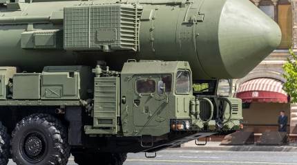 Песков: только наличие ядерного оружия оберегает мир от глобальной войны