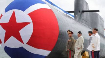 В КНДР спустили на воду новую подводную лодку - носитель ядерного оружия