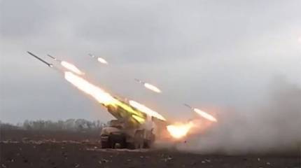 Российский флаг поднят над самым крайним домом на западе Марьинки