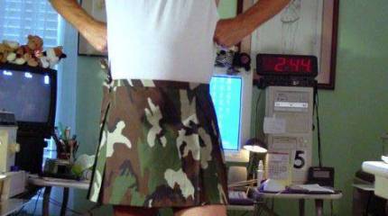 В Нидерландах мужчины-политики и военные собираются протестовать против насилия над женщинами в Кёльне, надев... мини-юбки