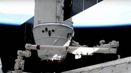 Американский грузовой космический корабль Cargo Dragon успешно приводнился