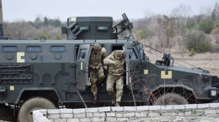 Украина оставила бронемашины «Дозор-Б» и «Казак-2» у границы с Крымом после проведения учений