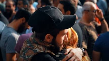 «Армяне возвращаются домой и записываются добровольцами» - армянская сторона