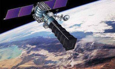 Я бы выбрал Луну