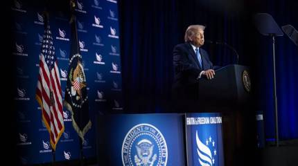 После обмена ударами Трамп снова грозится стереть Иран с лица земли