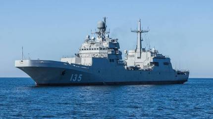 На БДК "Иван Грен" проекта 11711 поднят Андреевский флаг