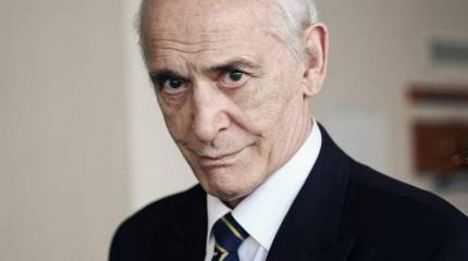 Мертвых львов пинают только шакалы