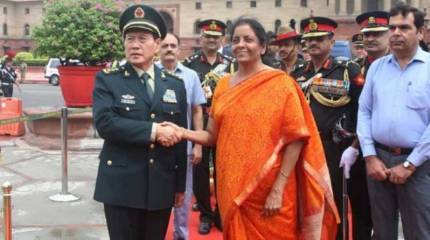 Министерства обороны Индии и Китая «наконец пожали руки»