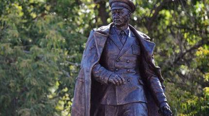 В Москве открыли памятник основателю ВДВ генералу армии Василию Маргелову