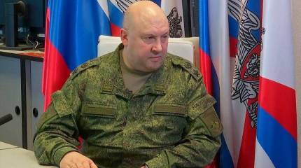 Источник сообщил об освобождении с занимаемой должности главкома ВКС РФ Сергея Суровикина, Минобороны пока не подтверждает