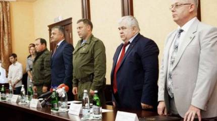 Медикам ДНР вручили дипломы Российской Федерации