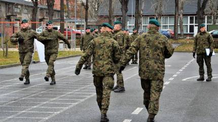 Польская пресса: Планы Минобороны значительно увеличить численность армии могут потерпеть фиаско из-за массовых увольнений военнослужащих