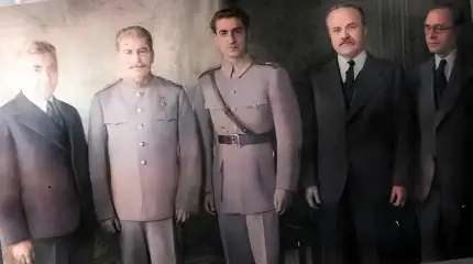 Шаха Ирана в большую политику ввел без преувеличения Сталин