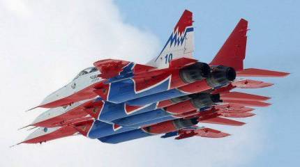 «Стрижи» из Кубинки заняли первое место на соревнованиях пилотажных групп