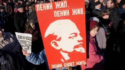 Страна стала на коммунистический путь исправления. Почему власть отстает?