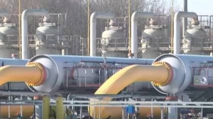«Газпром» вдвое снизил объём прокачиваемого через Украину газа