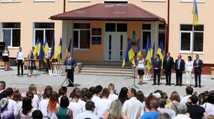 Порошенко: мир на Украине не означает капитуляцию в Донбассе