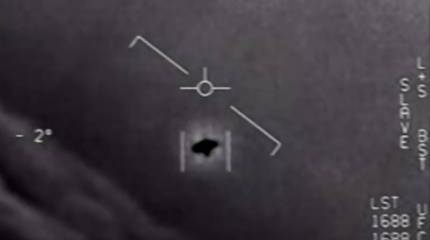 Бывший американский разведчик: Правительство США обладает обломками НЛО и, вероятно, останками инопланетян