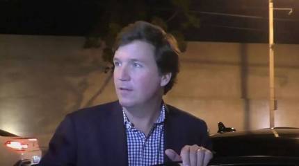 Американский журналист назвал причину увольнения телеведущего Такера Карлсона с Fox News