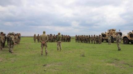 Украинские военные проходят подготовку на западной бронетехнике AMX-10RC и Oshkosh M-ATV7