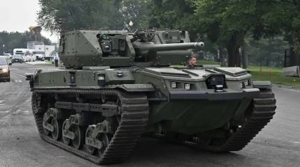 На параде в честь 250-летия армии США был представлен боевой робот Ripsaw M5