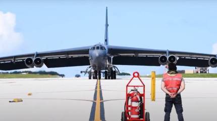 Стратегический бомбардировщик ВВС США В-52 имитировал пуск гиперзвуковой ракеты на Аляске