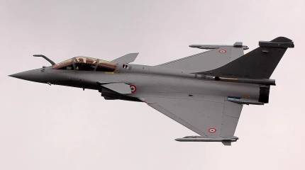 На фоне кризиса во Франции Макрон готов отправить истребители «на помощь» Польше