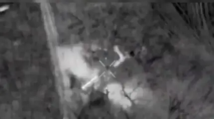 Дрон-камикадзе нашел самоходку M109 из США по светящемуся стволу орудия