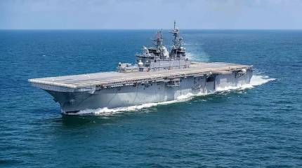 Десантный корабль USS Tripoli (LHA-7) отошёл от побережья Ирана после атаки КСИР