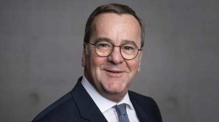 Министр обороны ФРГ стремится создать сильнейшую в Европе полумиллионную армию