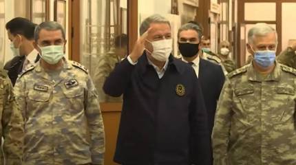 «Чувствовал себя по-хозяйски»: эксперты оценили визит главы Минобороны Турции на Центральный командный пункт МО Азербайджана