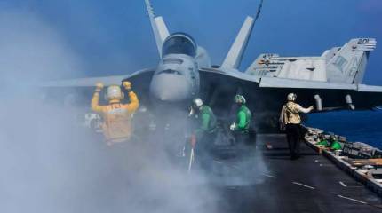 «John C. Stennis» зашёл в южнокорейский порт