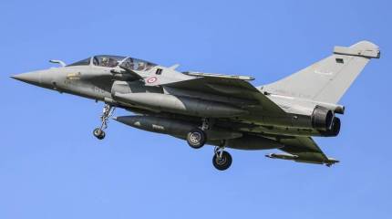 Французский истребитель Rafale при взлёте катапультировал второго пилота