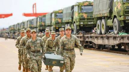 Переброску техники и солдат НОАК в Пекин связывают с попыткой госпереворота