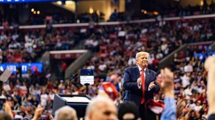 Трамп требует прекратить помощь Украине до завершения расследования дела Хантера Байдена