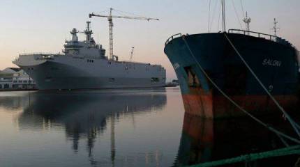 Высокопоставленный источник: Увязка поставки «Мистралей» с ситуацией на Украине вызывает недоумение