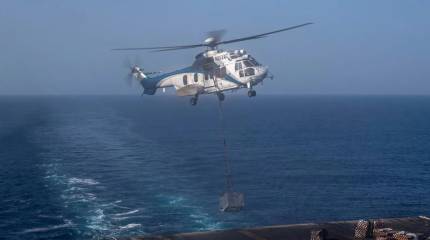 Опасаясь Ирана, ВМС США изменили процедуру снабжения авианосца Abraham Lincoln